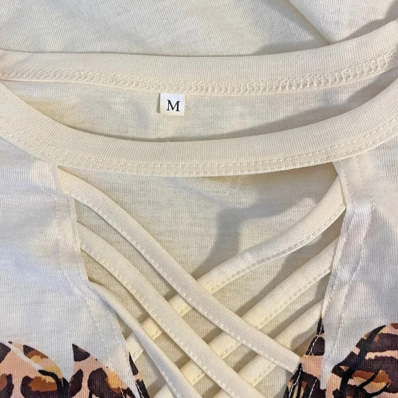 Leopard Sunflower Women's Size M Short Sleeve Tee Yellow - Picture 4 of 4